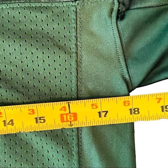 Green Back Packers Aaron Rodgers Youth NFL Football Jersey — SZ M Like NEW! - Picture 7 of 11